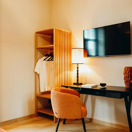 Madame Crepin Rochefort