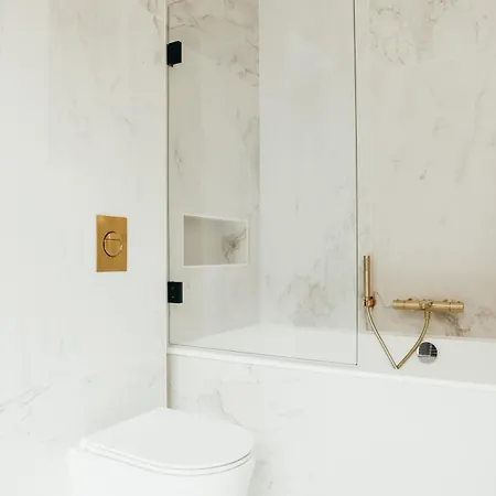 Madame Crepin 4* Rochefort